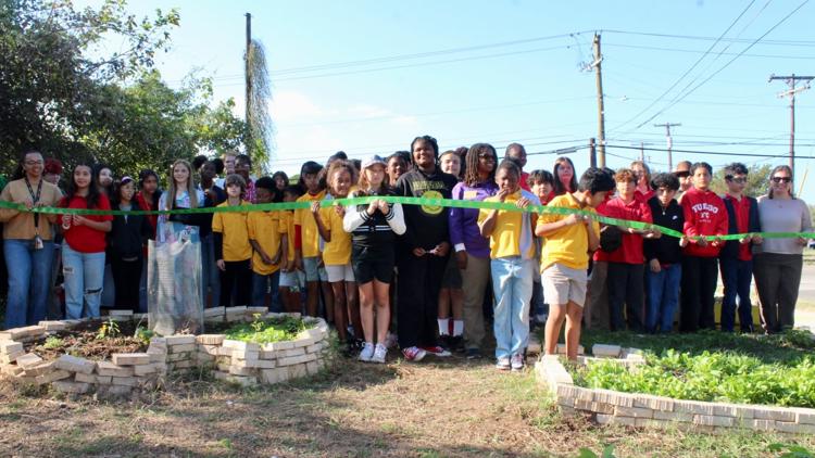 Keep Waco Beautiful hosts ribbon cutting to celebrate Green Schools project growth — Waco Schools news
