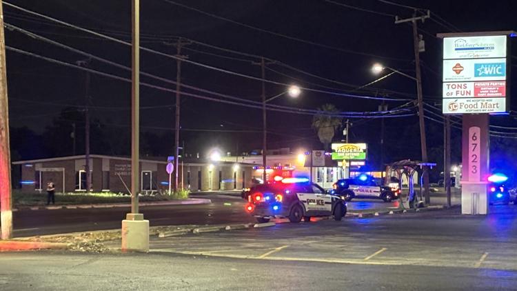 Pedestrian rushed to hospital on south side after being hit by car, SAFD says — KENS 5 (San Antonio), Waco Health news